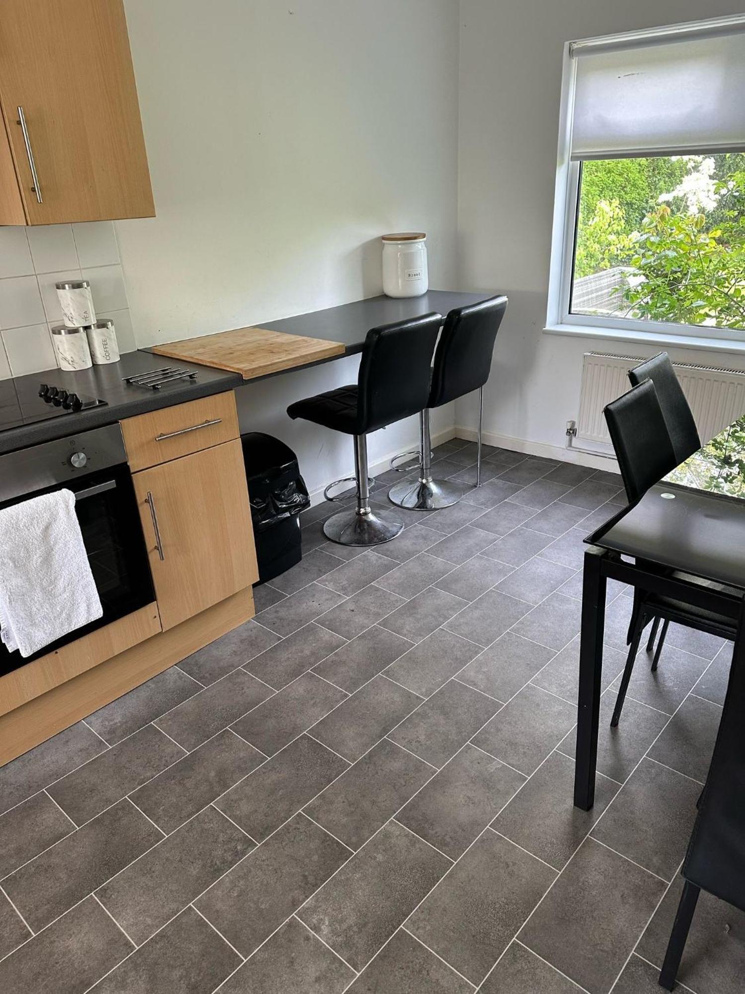 House Number 8 Sleeps Up To 6 People With Smart Tvs In Every Room Wellington  Exteriör bild